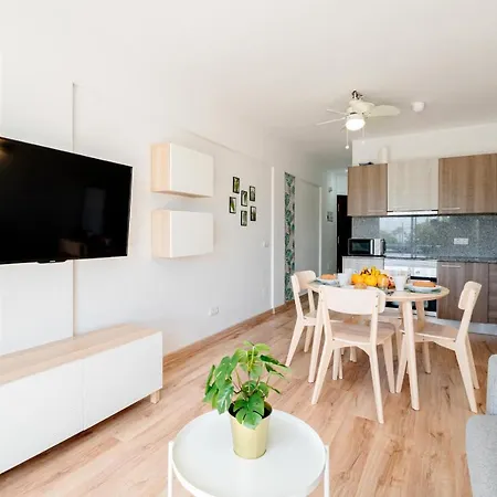 Apartment Charming Seaside And Terasse In Playa Paraiso Costa Adeje (Tenerife)